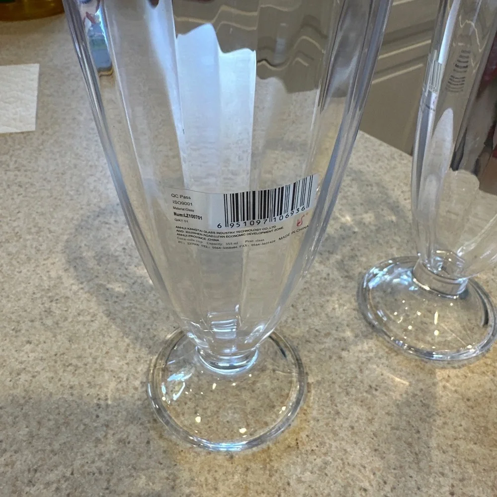 Blinkmax soda fountain glasses, a set of two brand new